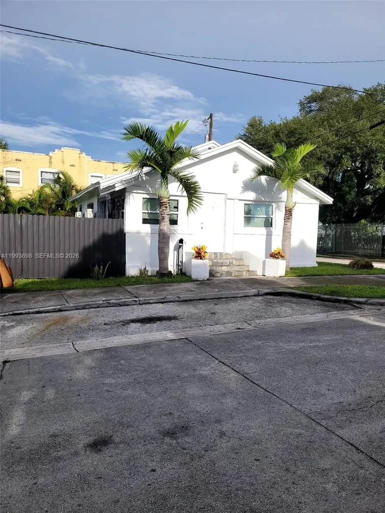5720 NE Miami Place Miami FL 33137