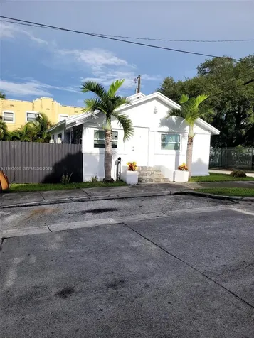 5720 NE Miami Place Miami FL 33137