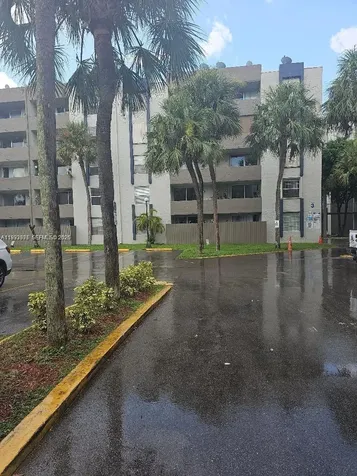 10000 NW 80th Court Hialeah Gardens FL 33016