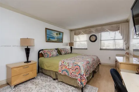 1201 S Ocean Drive Hollywood FL 33019