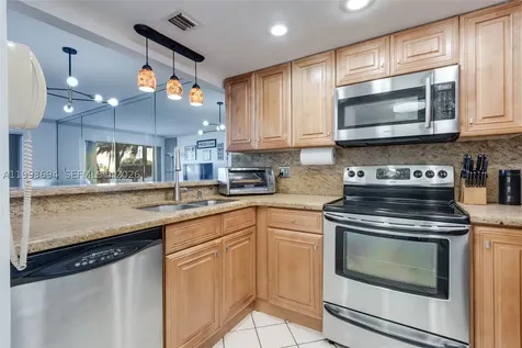 1201 S Ocean Drive Hollywood FL 33019