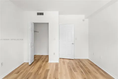 6851 SW 44th Street Miami FL 33155
