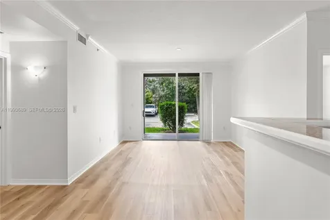 6851 SW 44th Street Miami FL 33155