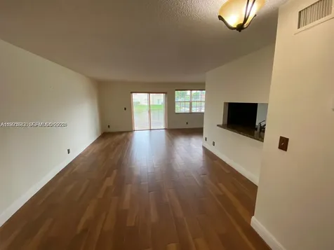 8713 SW 5th Street Pembroke Pines FL 33025