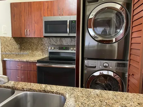 8713 SW 5th Street Pembroke Pines FL 33025