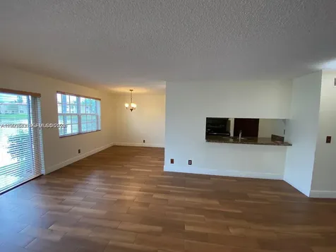 8713 SW 5th Street Pembroke Pines FL 33025