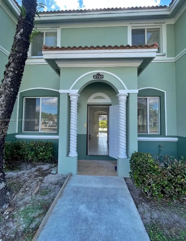 2740 SE 15th Road Homestead FL 33035