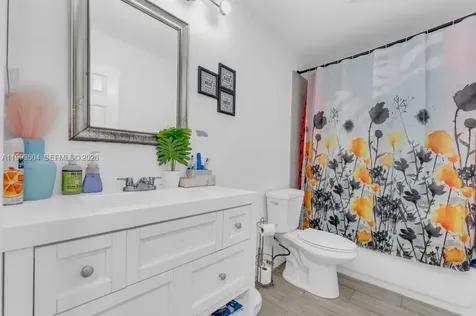 5701 NW 54th Way Tamarac FL 33319
