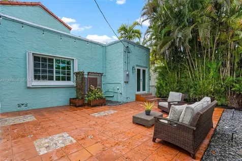 1209 La Mancha Avenue Coral Gables FL 33134
