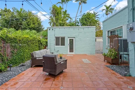 1209 La Mancha Avenue Coral Gables FL 33134