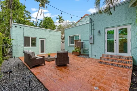 1209 La Mancha Avenue Coral Gables FL 33134