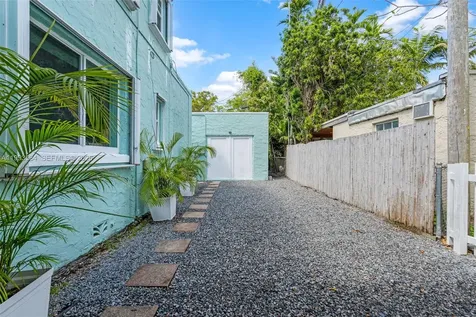 1209 La Mancha Avenue Coral Gables FL 33134