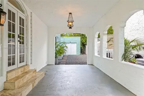 1209 La Mancha Avenue Coral Gables FL 33134