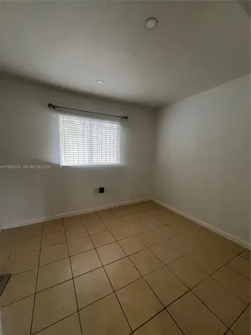 3680 Oak Avenue Miami FL 33133