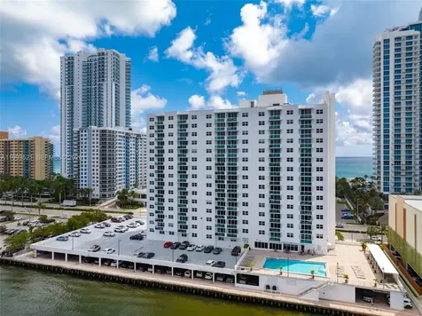3000 S Ocean Drive Hollywood FL 33019