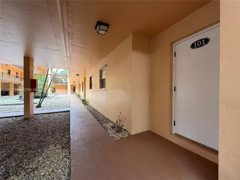 400 Commodore Drive Plantation FL 33325