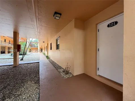 400 Commodore Drive Plantation FL 33325