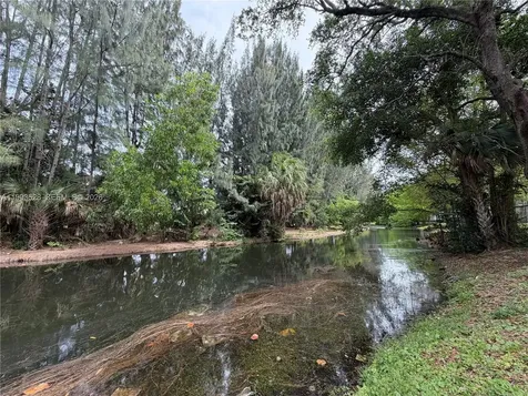 400 Commodore Drive Plantation FL 33325
