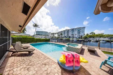 2752 NE 3rd Street Pompano Beach FL 33062