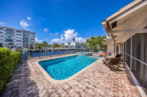 2752 NE 3rd Street Pompano Beach FL 33062