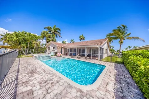 2752 NE 3rd Street Pompano Beach FL 33062