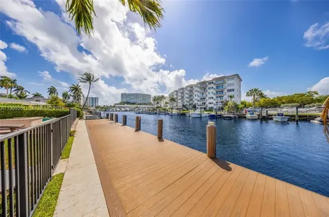 2752 NE 3rd Street Pompano Beach FL 33062