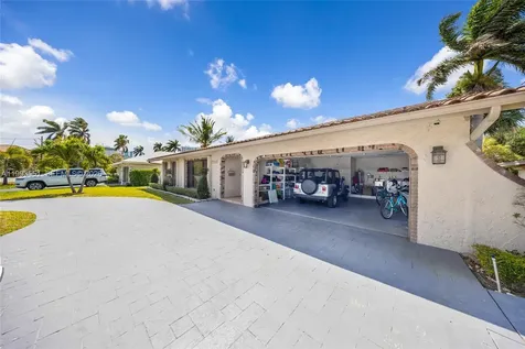 2752 NE 3rd Street Pompano Beach FL 33062