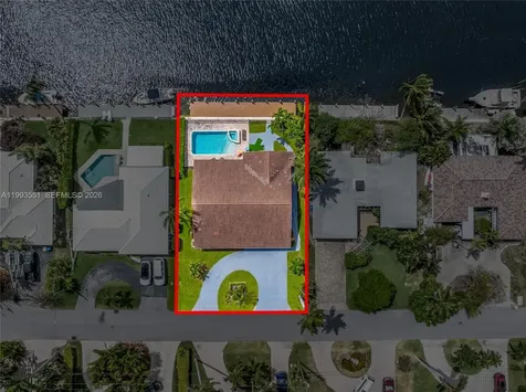 2752 NE 3rd Street Pompano Beach FL 33062