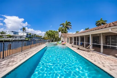 2752 NE 3rd Street Pompano Beach FL 33062