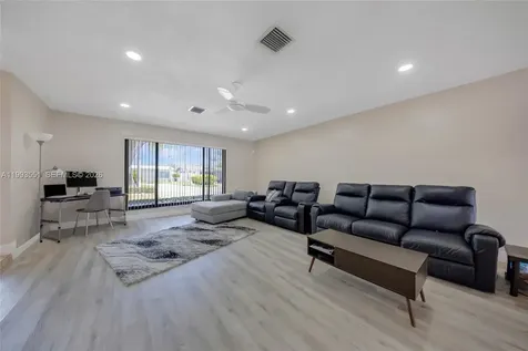 2752 NE 3rd Street Pompano Beach FL 33062