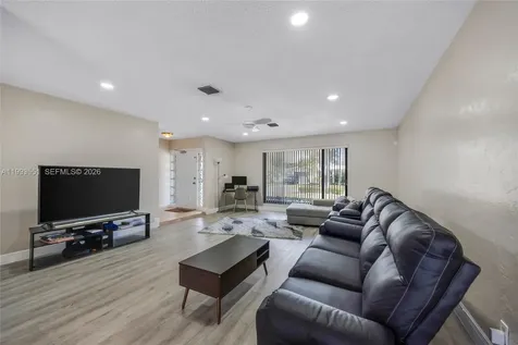 2752 NE 3rd Street Pompano Beach FL 33062