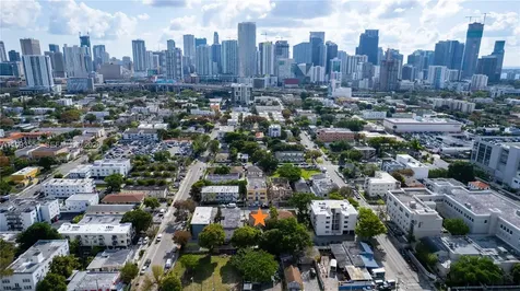516 SW 7th Court Miami FL 33130