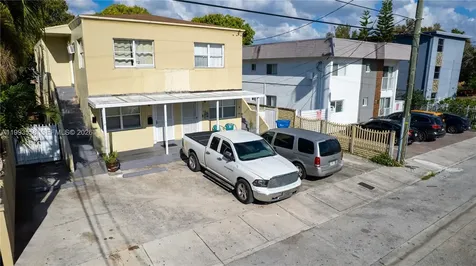 516 SW 7th Court Miami FL 33130