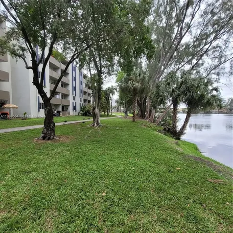 10090 NW 80th Court Hialeah Gardens FL 33016