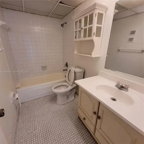 10090 NW 80th Court Hialeah Gardens FL 33016