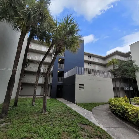 10090 NW 80th Court Hialeah Gardens FL 33016