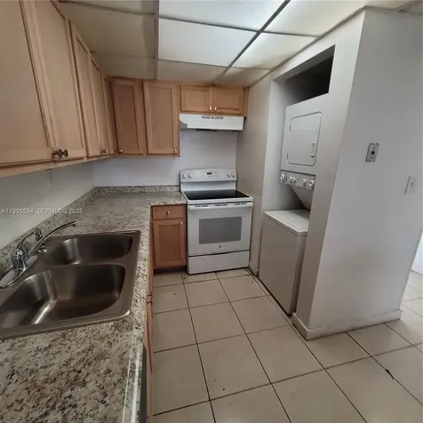 10090 NW 80th Court Hialeah Gardens FL 33016