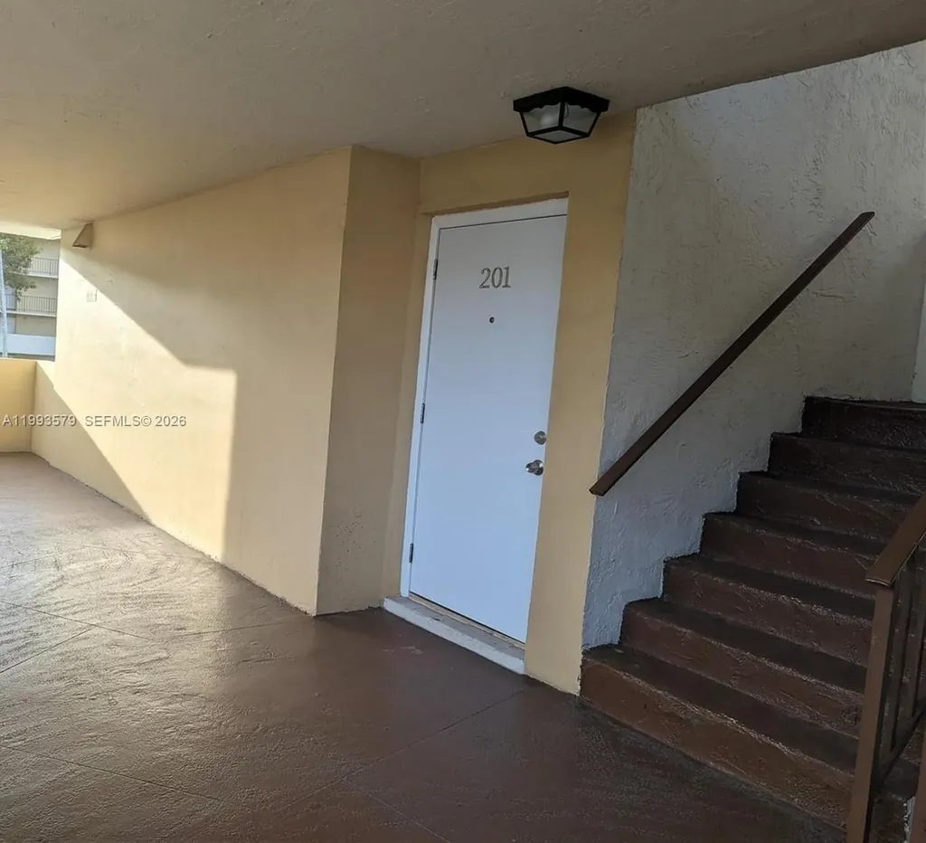 8810 Fontainebleau Boulevard Miami FL 33172