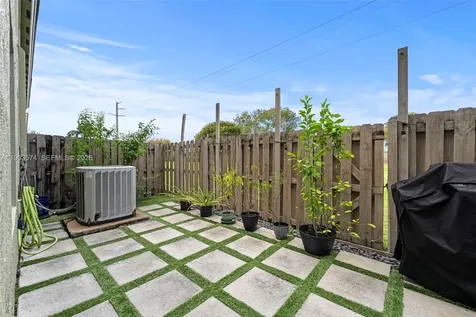 2338 SE 16th Terrace Homestead FL 33035