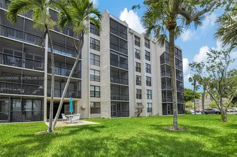 14 Royal Palm Way Boca Raton FL 33432