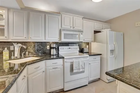 14 Royal Palm Way Boca Raton FL 33432