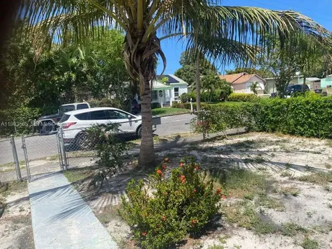 712 57th Street West Palm Beach FL 33407