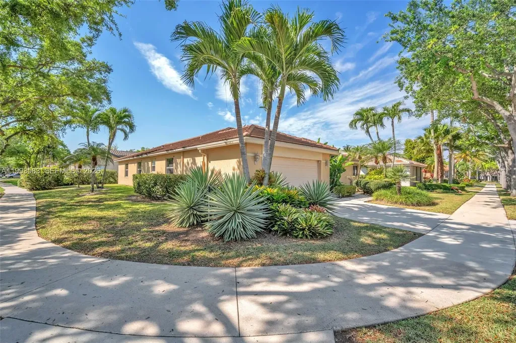 290 Landings Boulevard Weston FL 33327