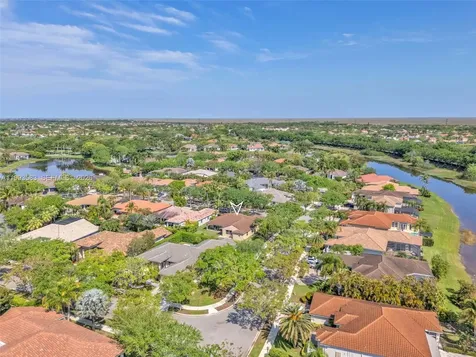 290 Landings Boulevard Weston FL 33327