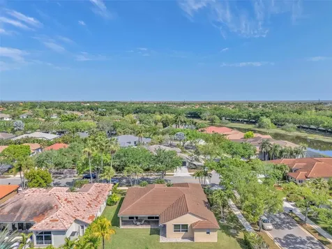 290 Landings Boulevard Weston FL 33327