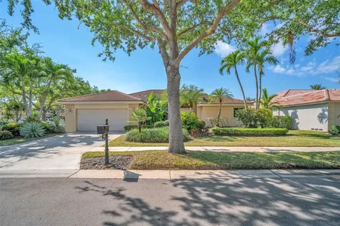 290 Landings Boulevard Weston FL 33327