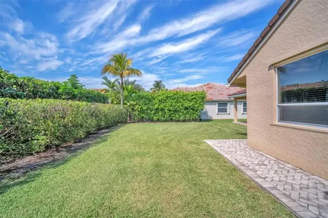 290 Landings Boulevard Weston FL 33327