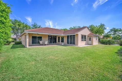 290 Landings Boulevard Weston FL 33327