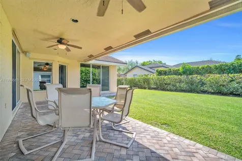 290 Landings Boulevard Weston FL 33327