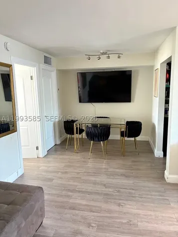 910 Michigan Avenue Miami Beach FL 33139